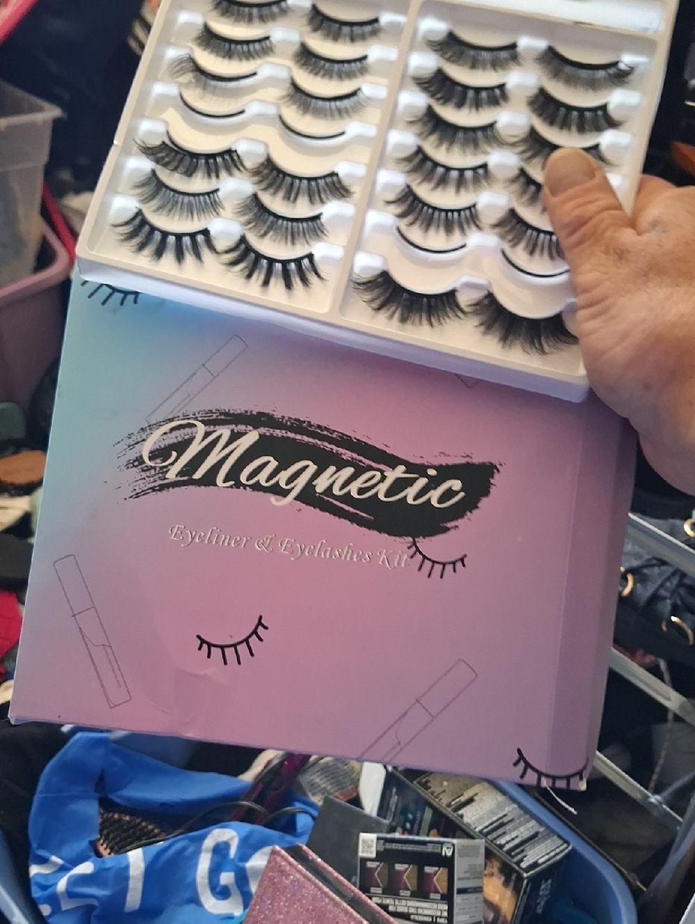 Amazon Magnetic Eyelashes Kit with Multiple Black Lash Styles